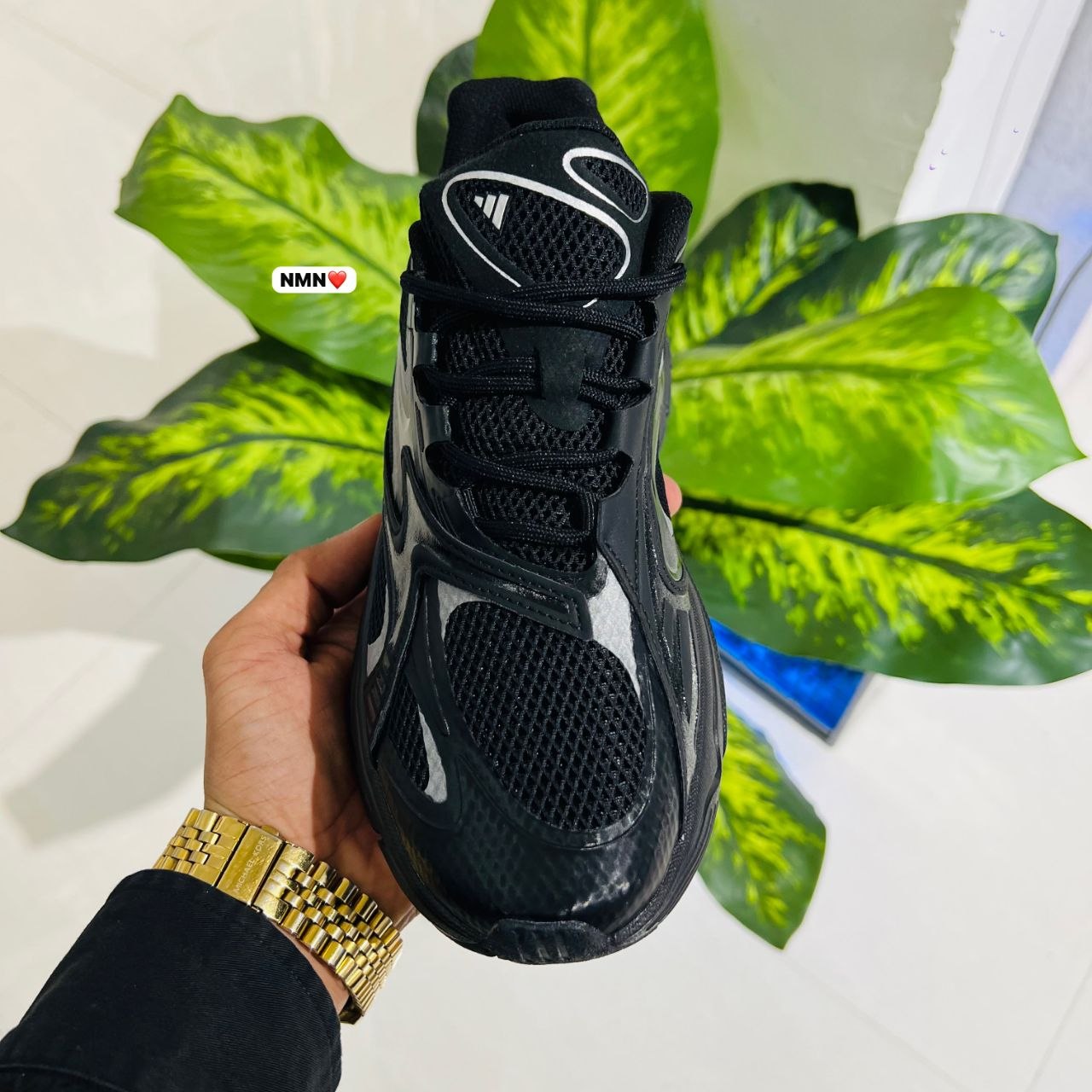 Shoes Adidas black silver