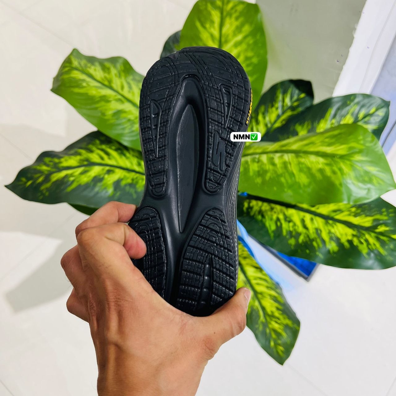Shoes skechers max cushion black