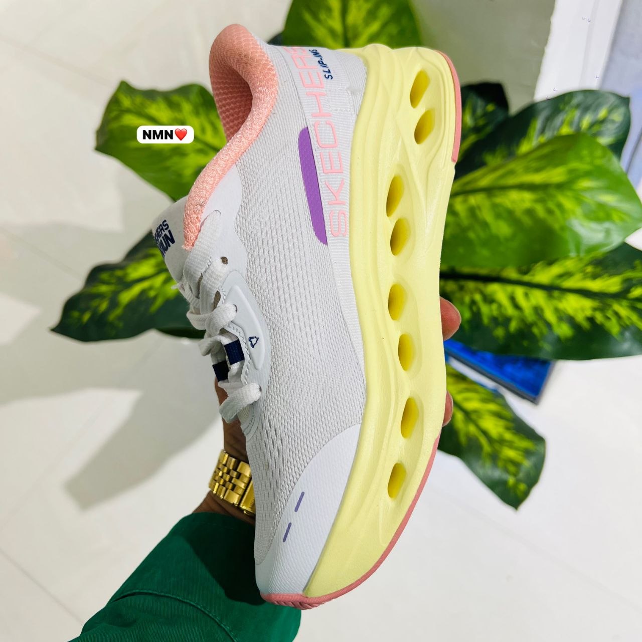 Shoes Skecher white cream