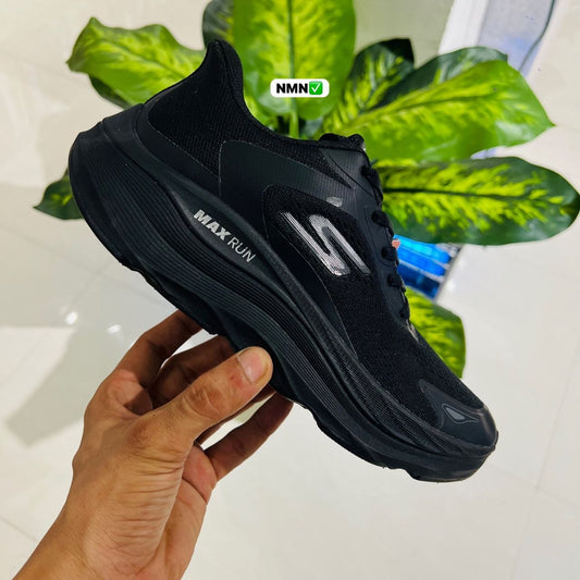 Shoes skechers run black