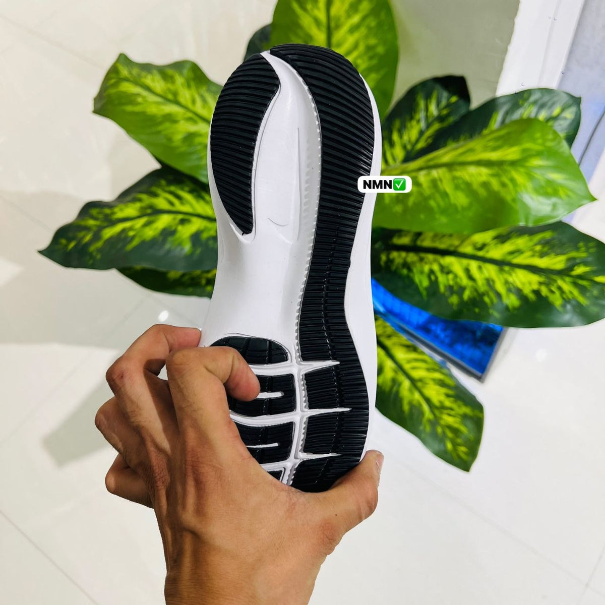 Shoes nike guider run black white