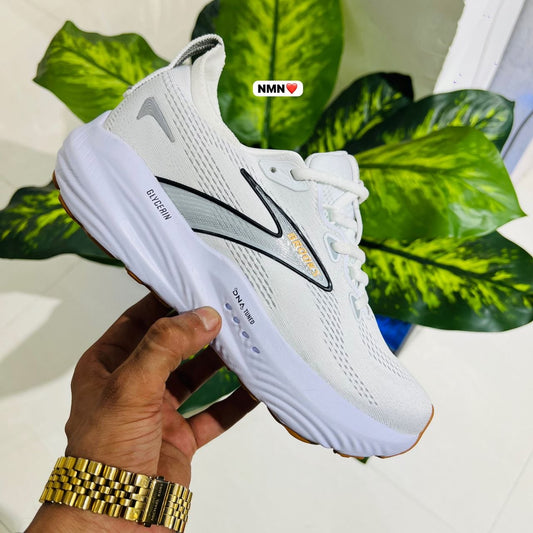 Shoes Brooks white. Running. Sports