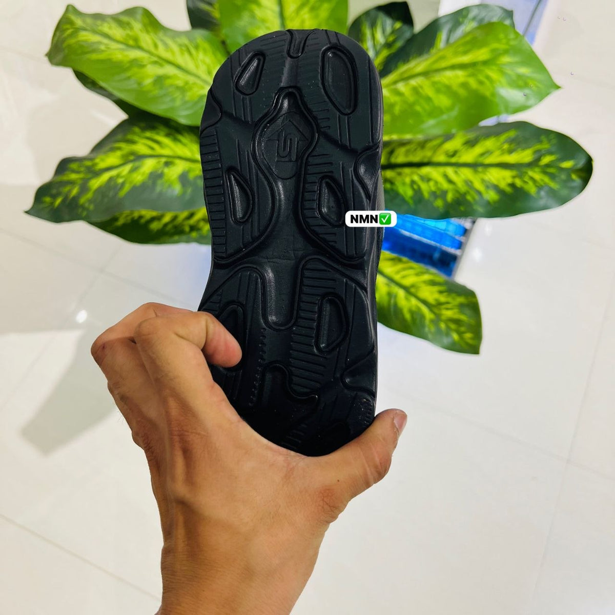 Shoes skechers run black