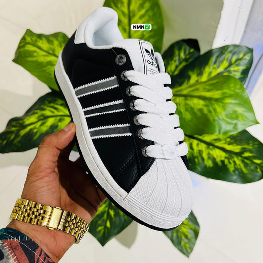 Shoes adidas superstar black white