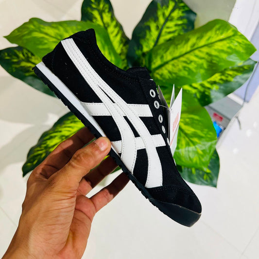 Shoes asics onitsuka tiger black slipin laceless