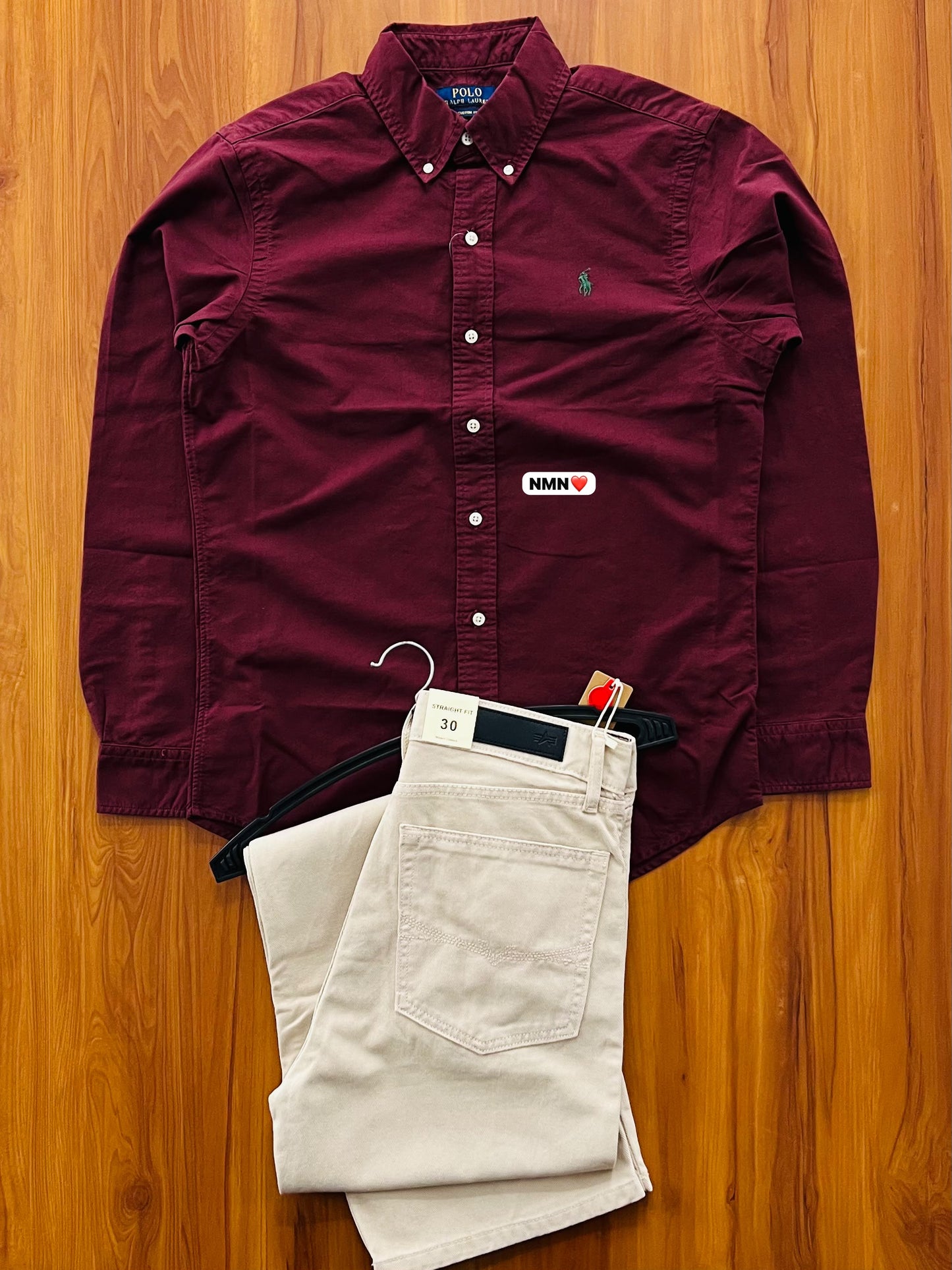 Shirt solid colour. Blast wash. Peach soft. Oxford fabric ( feels like velvet smooth ) so fckn damn awesome. Quality is speaking