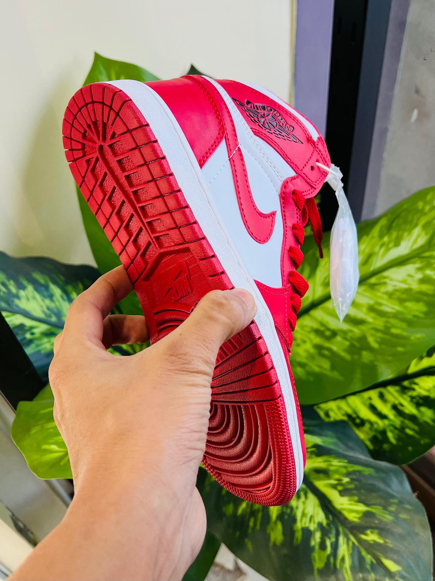 Shoes nike air jordan 1 high red white