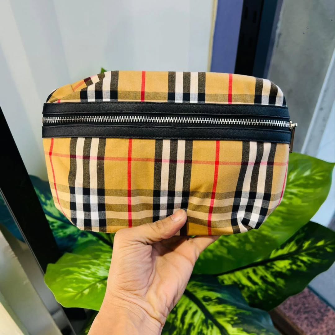 Side bag burberry flag print