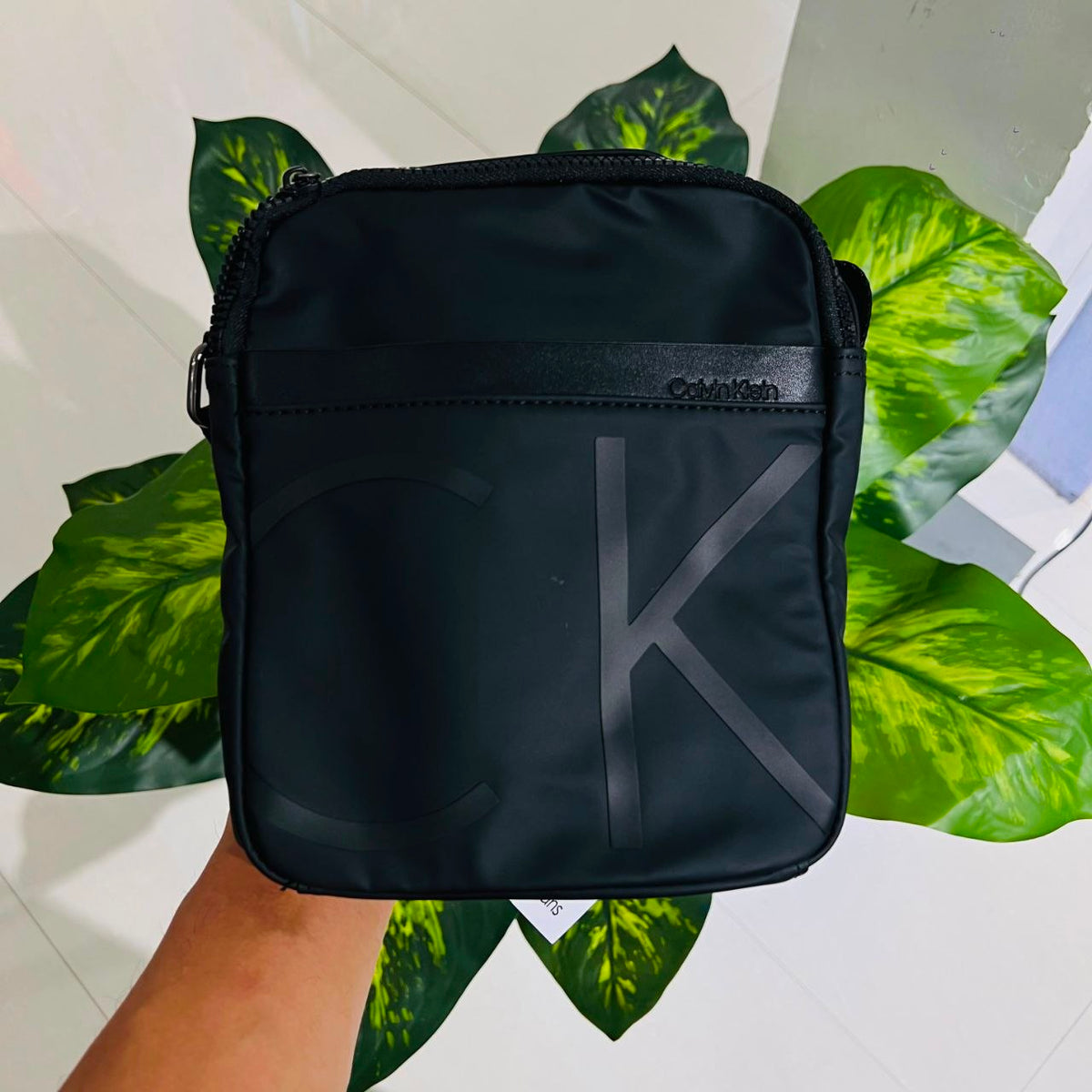 Side sling bag ck black
