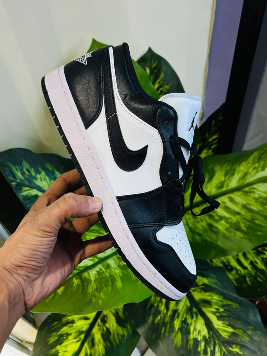Shoes nike air jordan 1 panda low