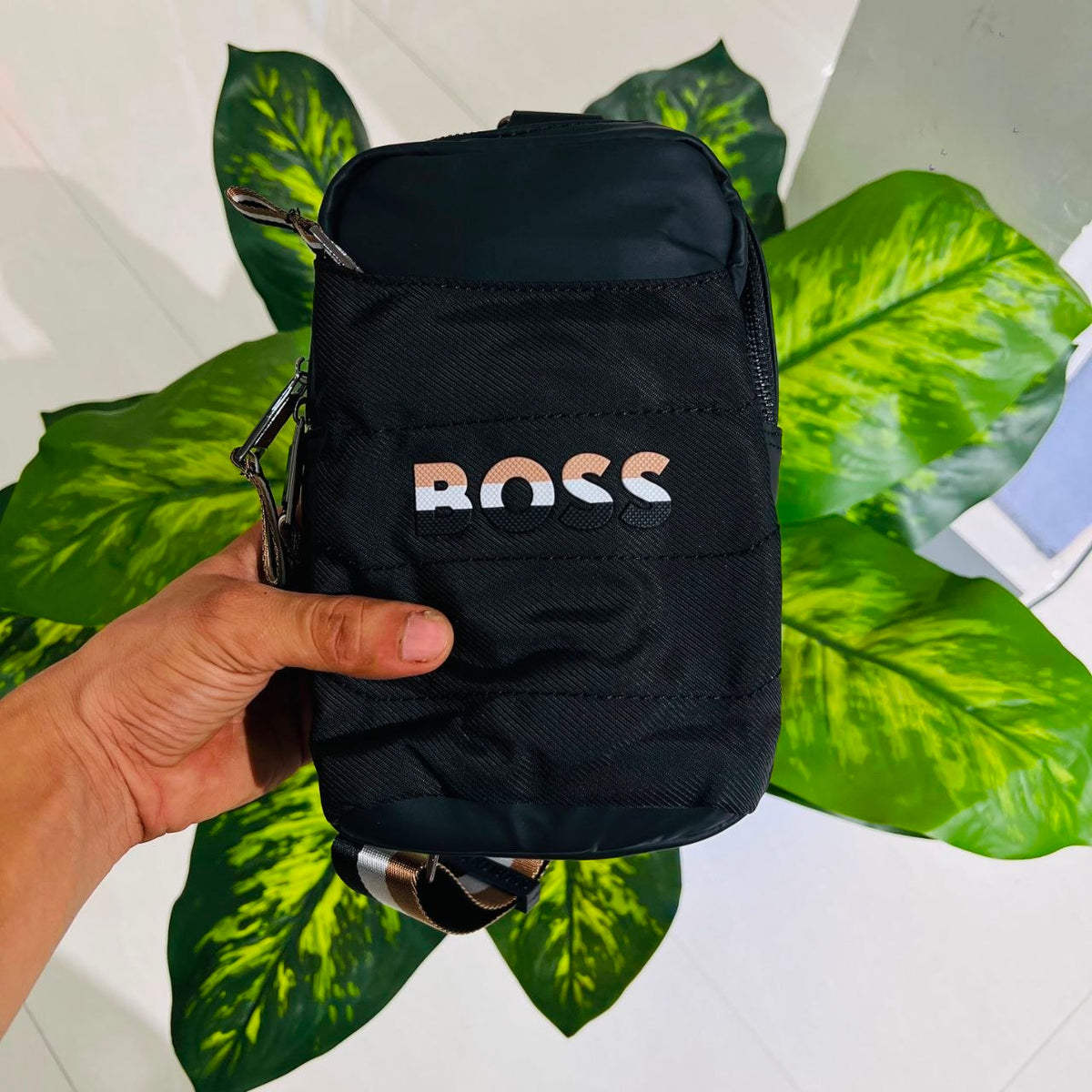 Side sling bag boss black og