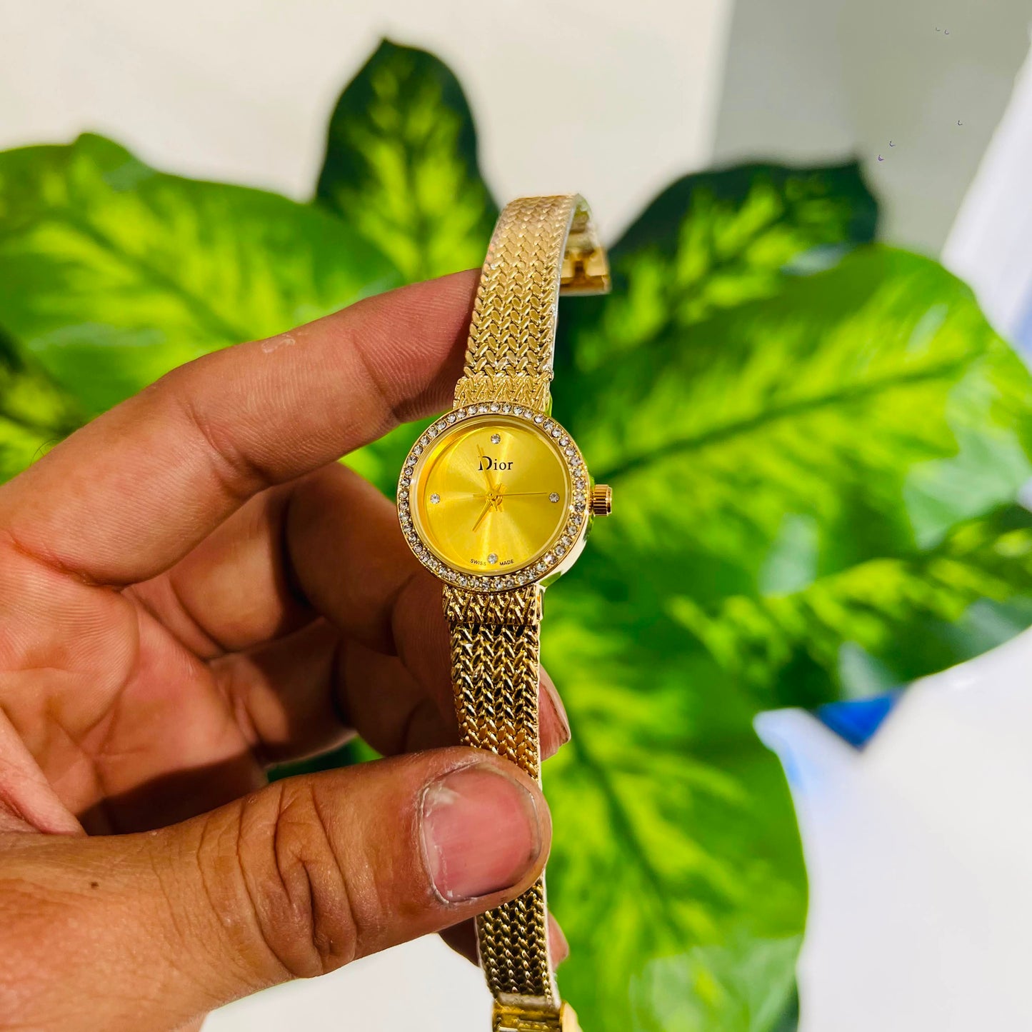 Girls watch dior gold