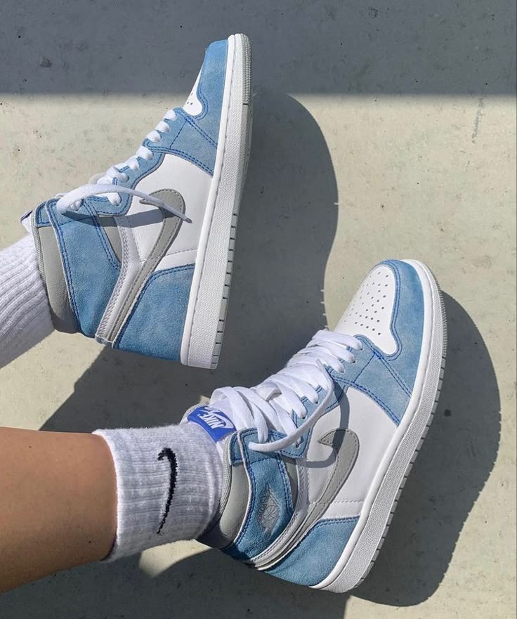 Shoes nike air jordan 1 og hyper royal