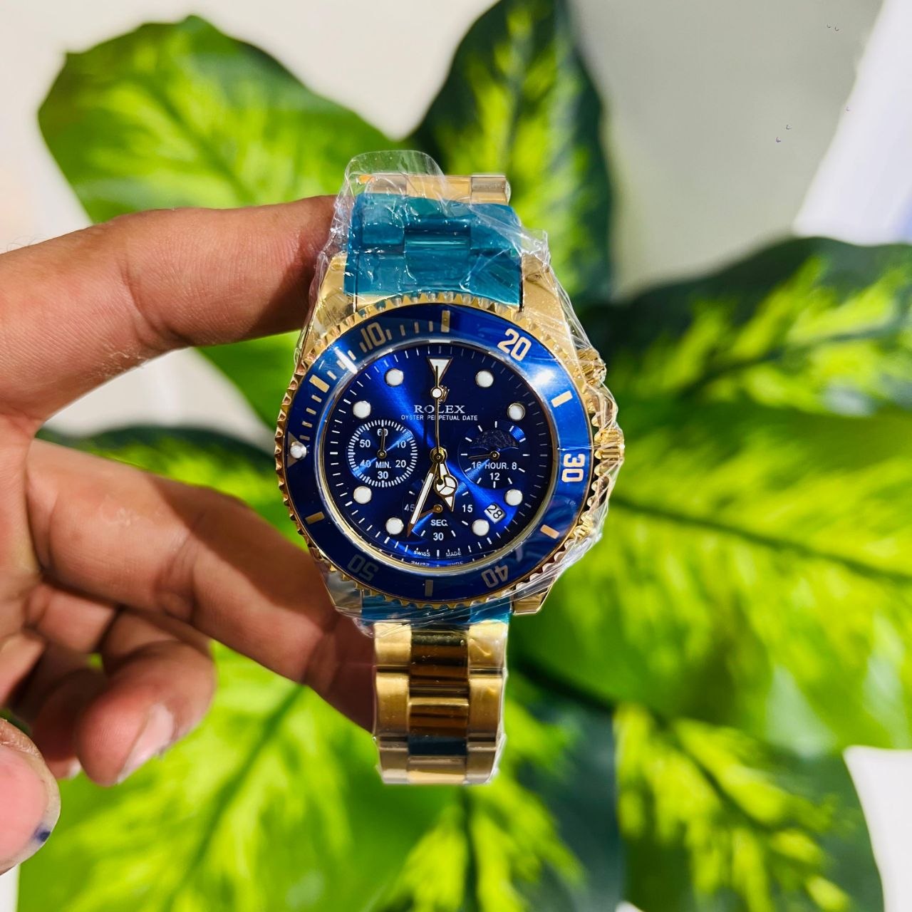 Watch rolex gold blue