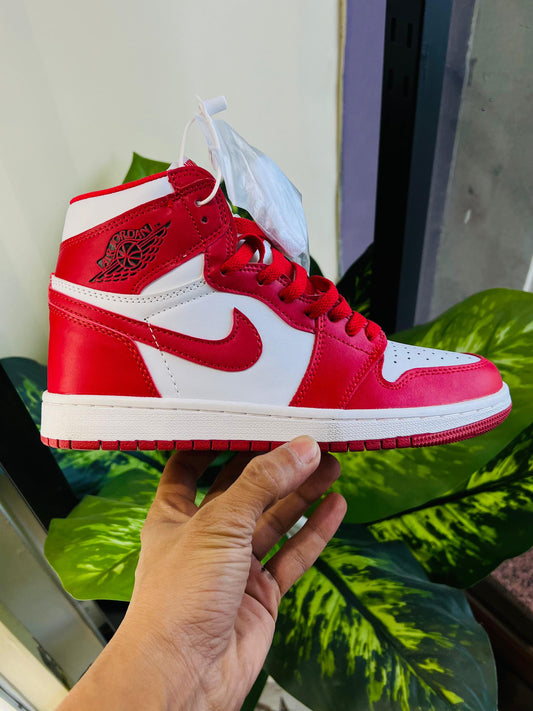 Shoes nike air jordan 1 high red white