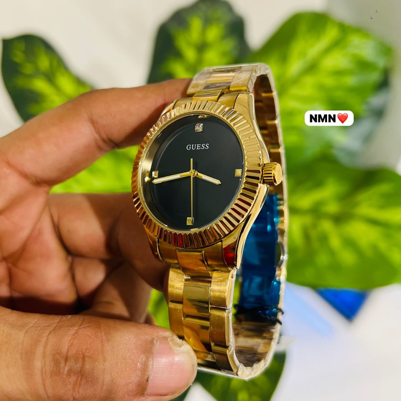 Watch guess gold black