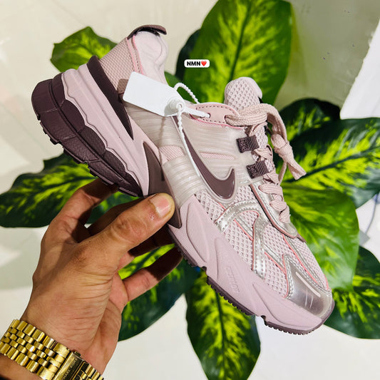 Shoes nike v2k peach
