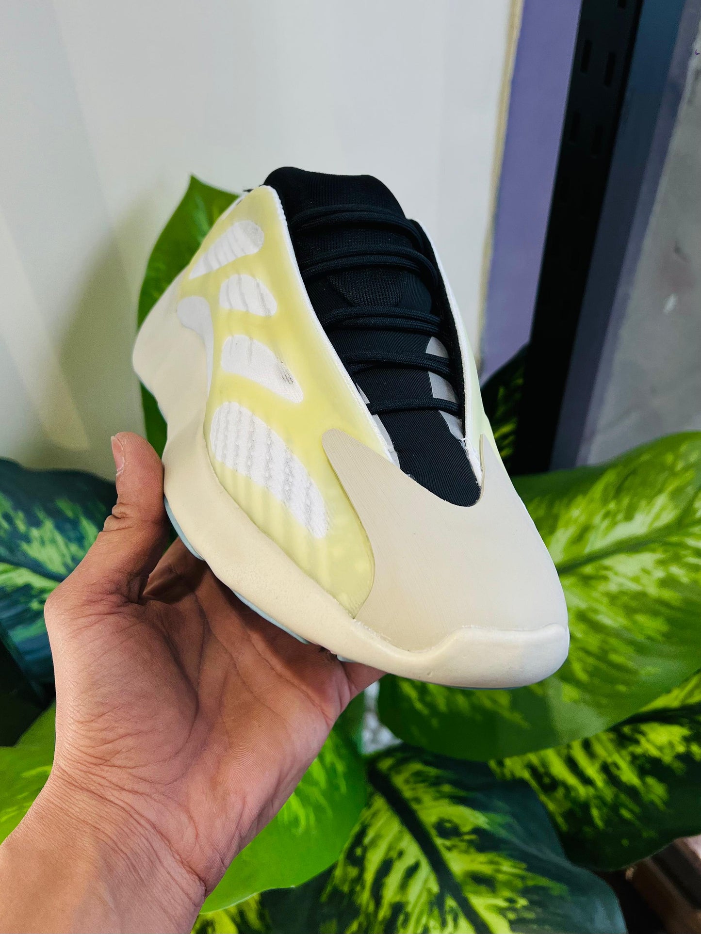Shoes adidas yeezy 700 v3