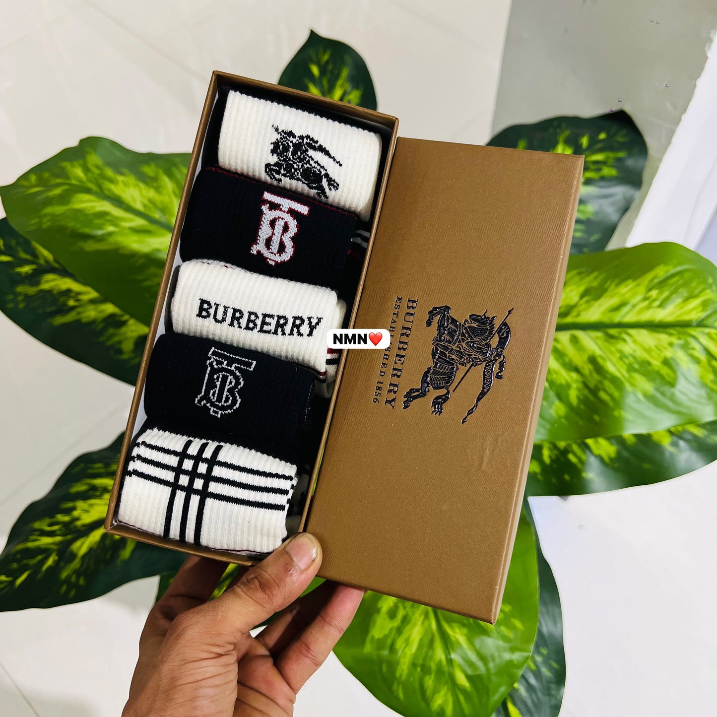 Socks box premium burberry1