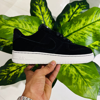 Shoes nike airforce 1 suede leather black cream sole