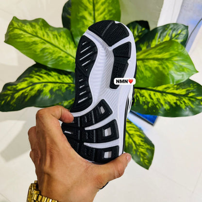 Shoes brooks black white