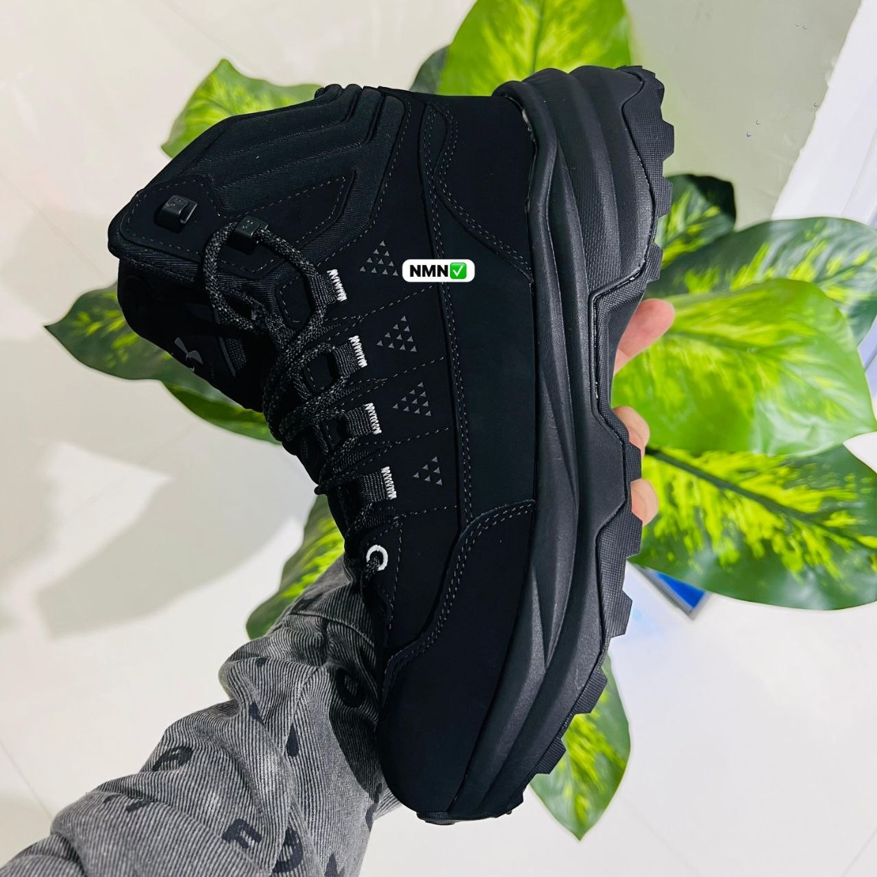 Shoes under armour high black