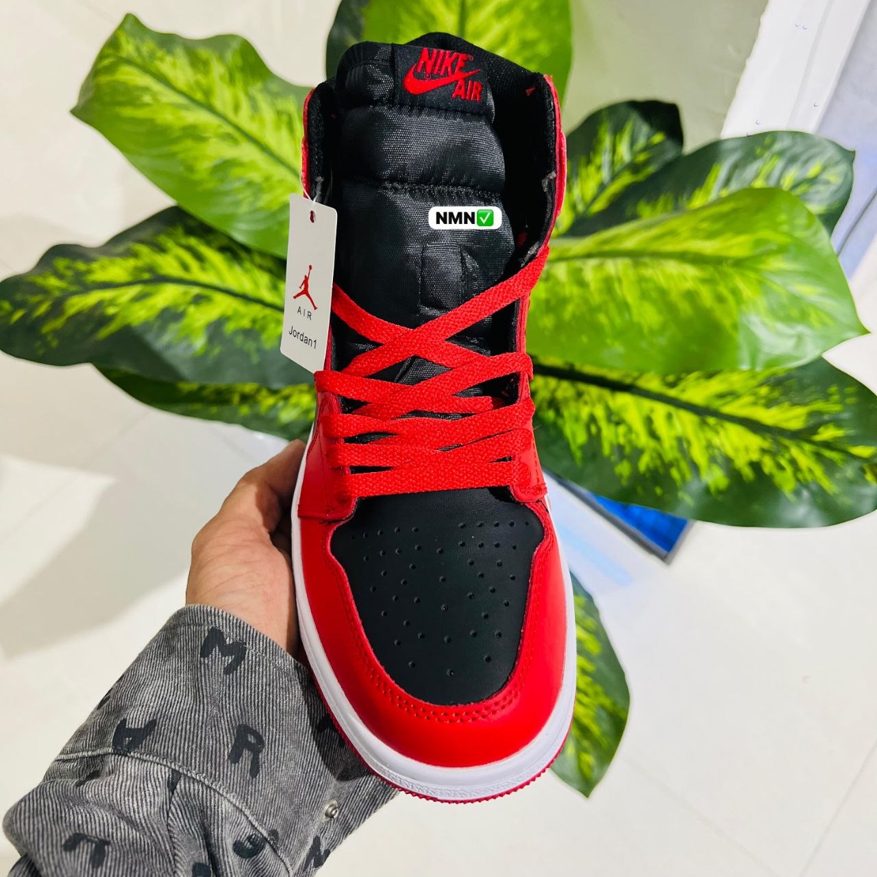 Shoes nike air jordan 1 high red black