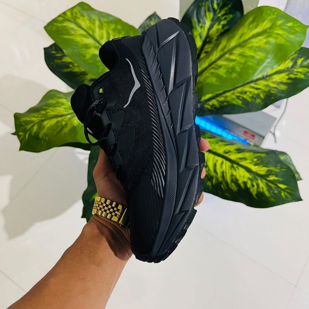 Shoes hoka vibram black