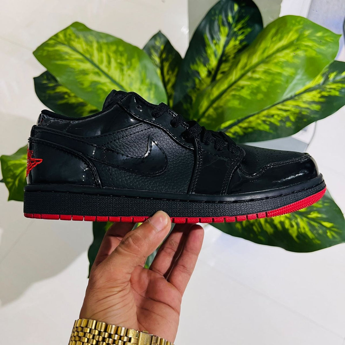 Shoes nike air jordan 1 low painted black red