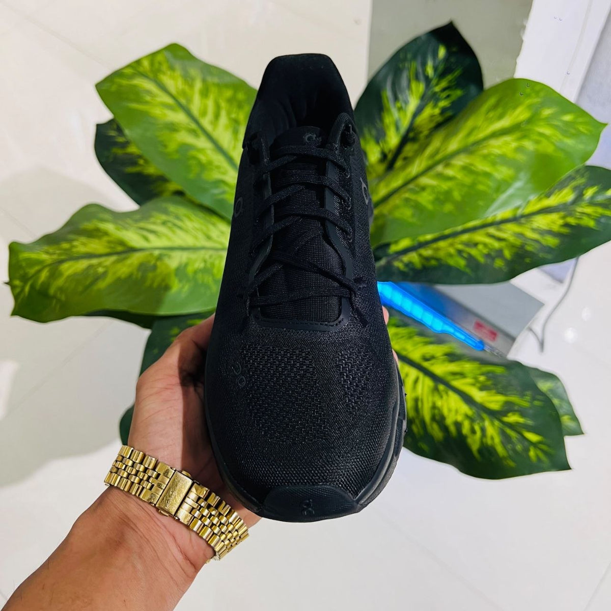 Shoes on cloud all black