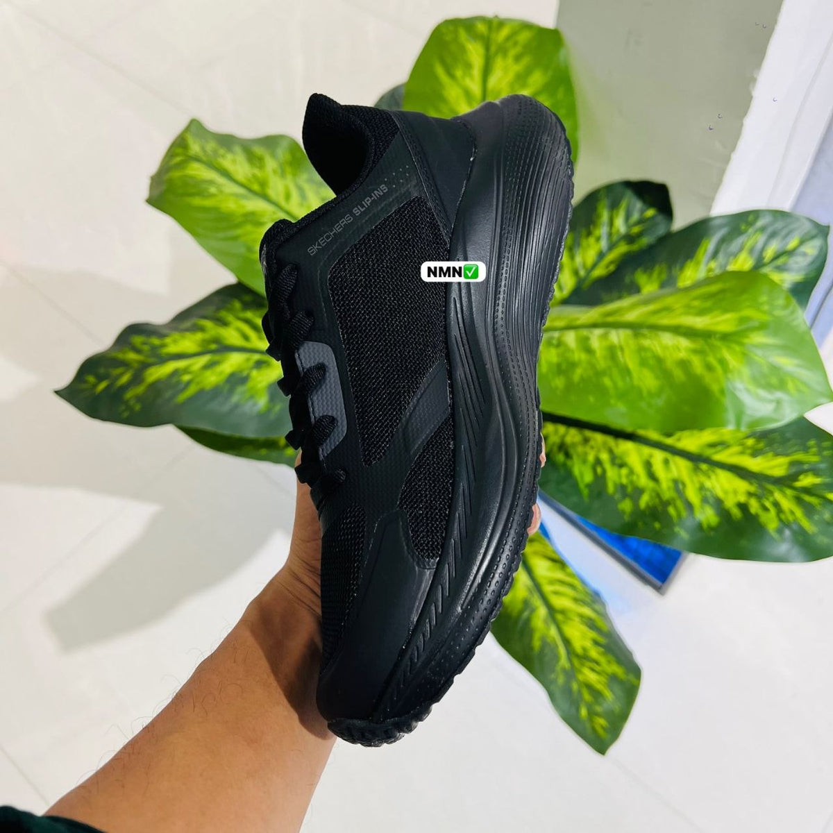Shoes skechers max cushion black