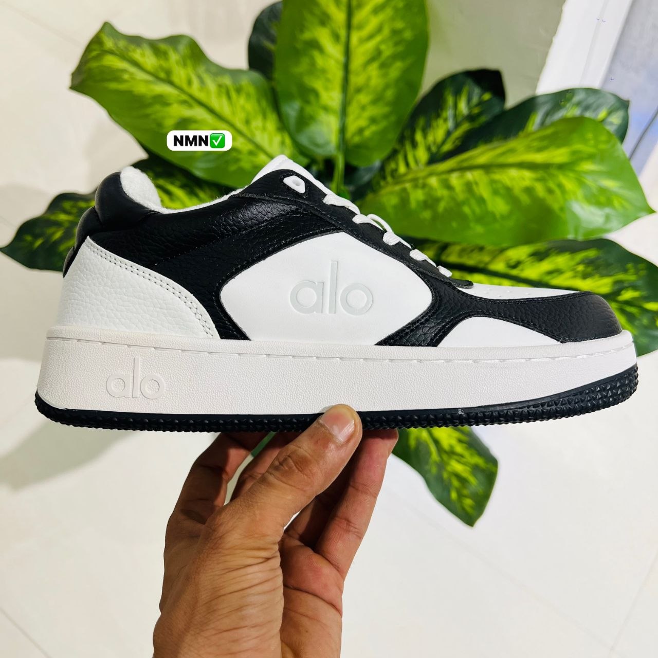 Shoes alo black white