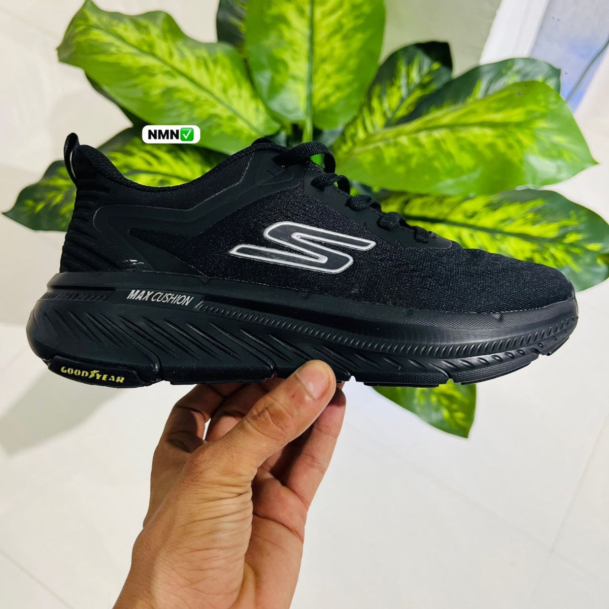 Shoes skechers black