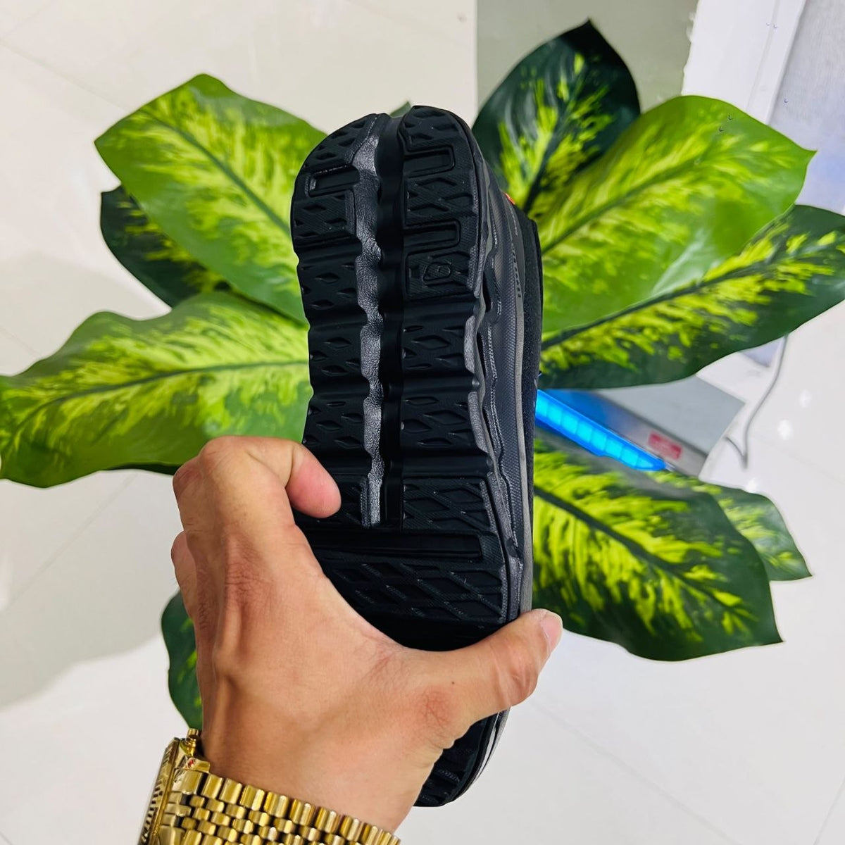 Shoes on cloud all black