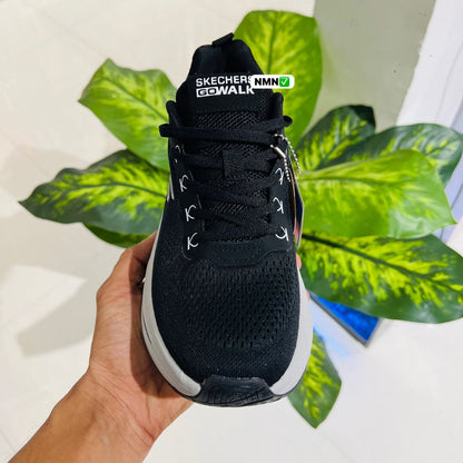 Shoes skechers max cushion black white