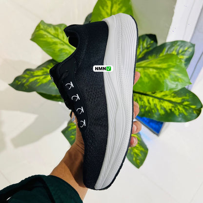 Shoes skechers max cushion black white