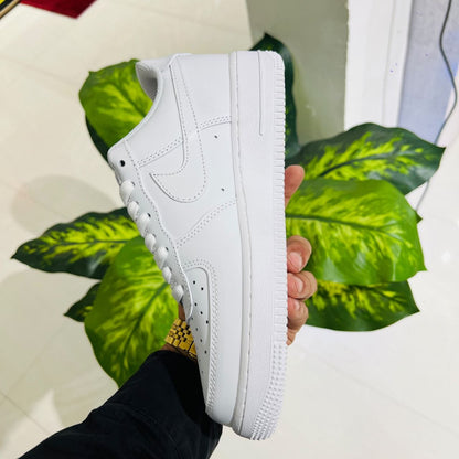 Shoes nike airforce 1 tripple white NMN11