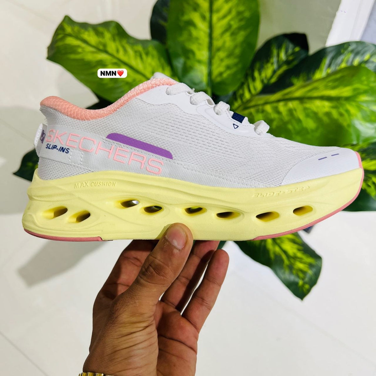 Shoes Skecher white cream