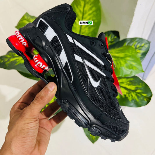Shoes nike shox x supreme black white red