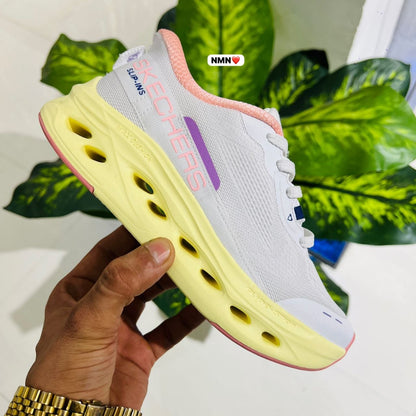 Shoes Skecher white cream