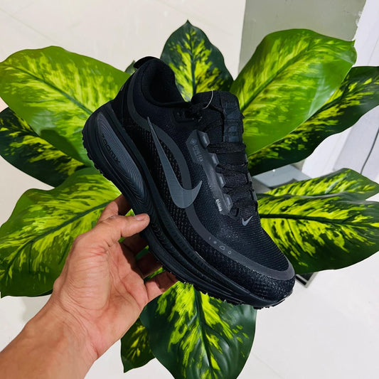 Shoes nike vomero 26 goretex all black space edition