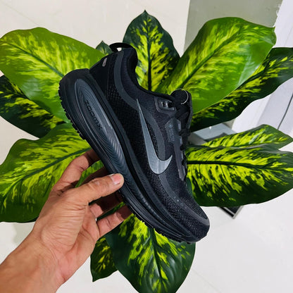 Shoes nike vomero 26 goretex all black space edition