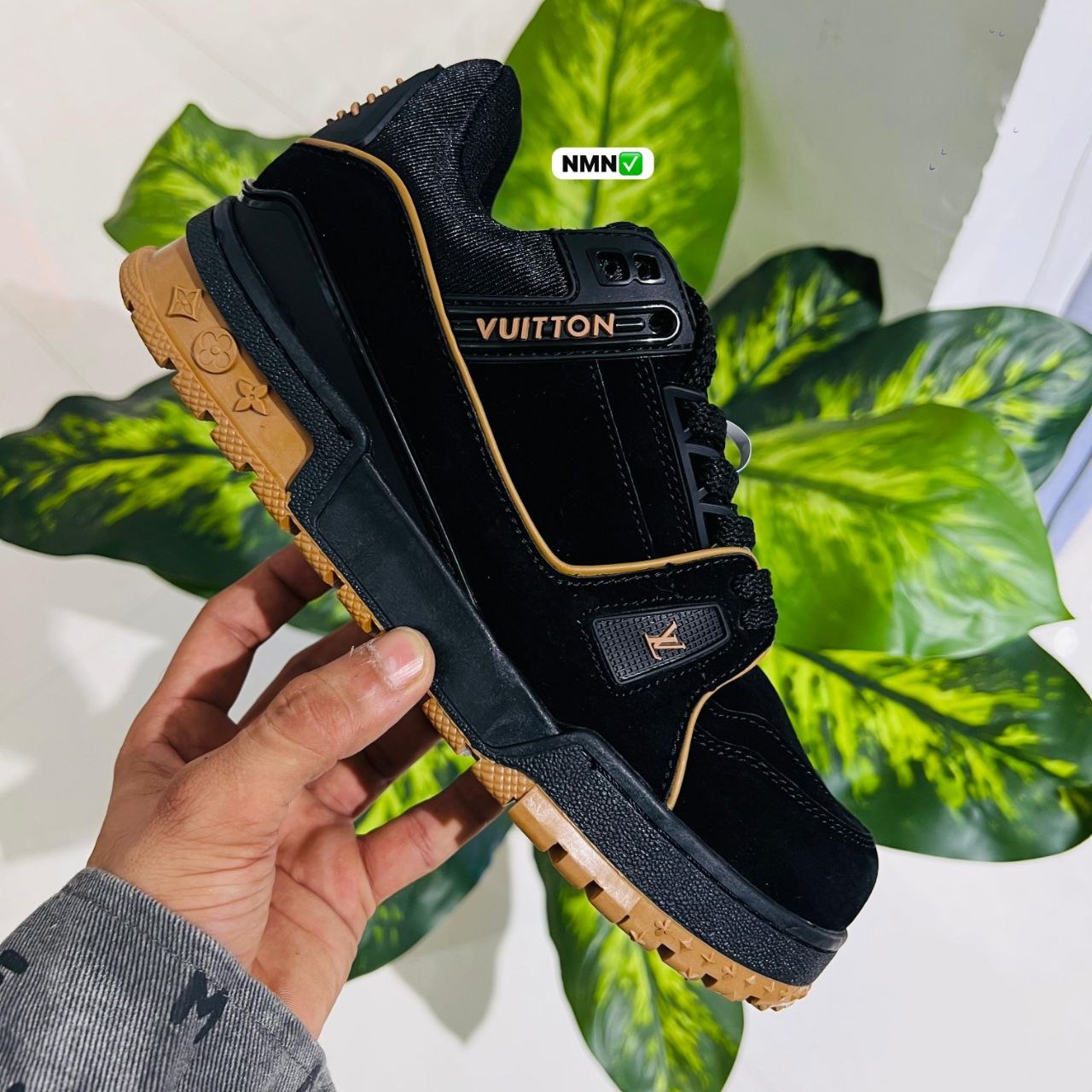 Shoes lv trainer black brown