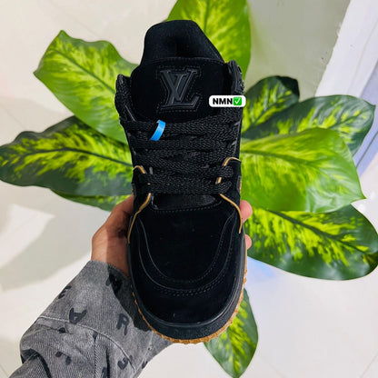Shoes lv trainer black brown