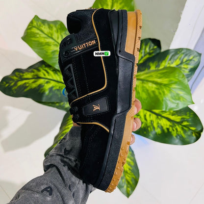 Shoes lv trainer black brown