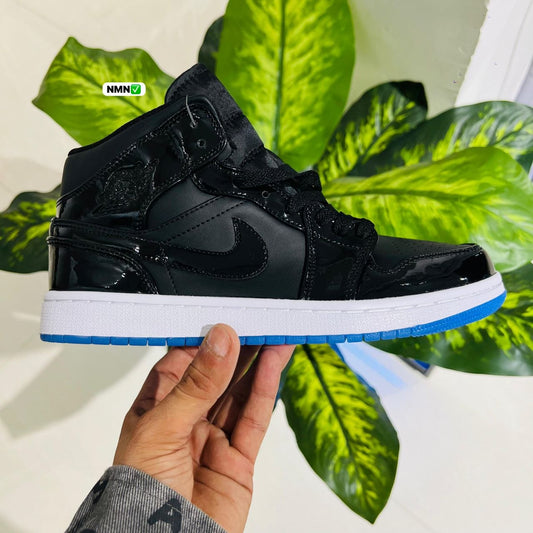 Shoes nike air jordan 1 mid painted black