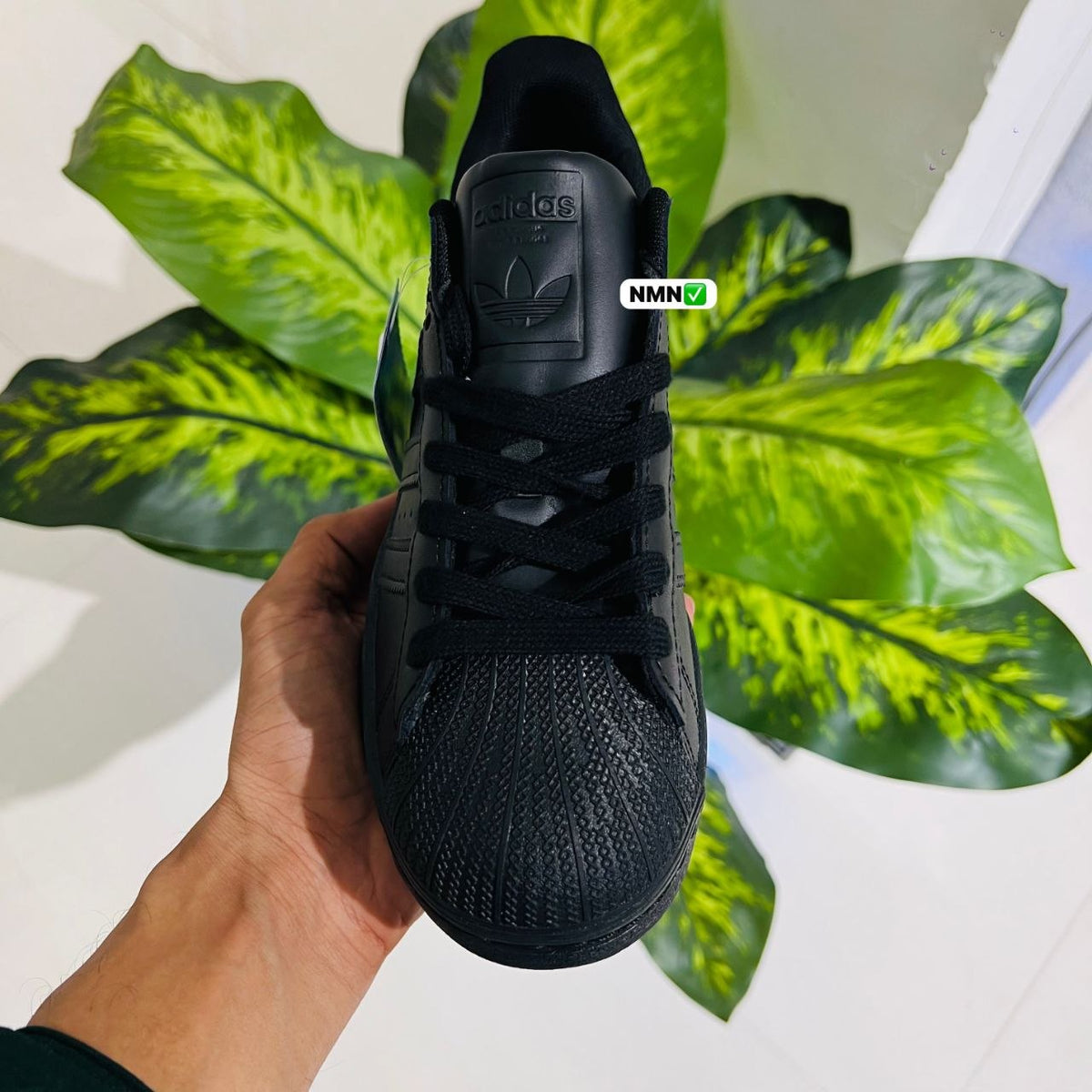 Shoes adidas superstar black