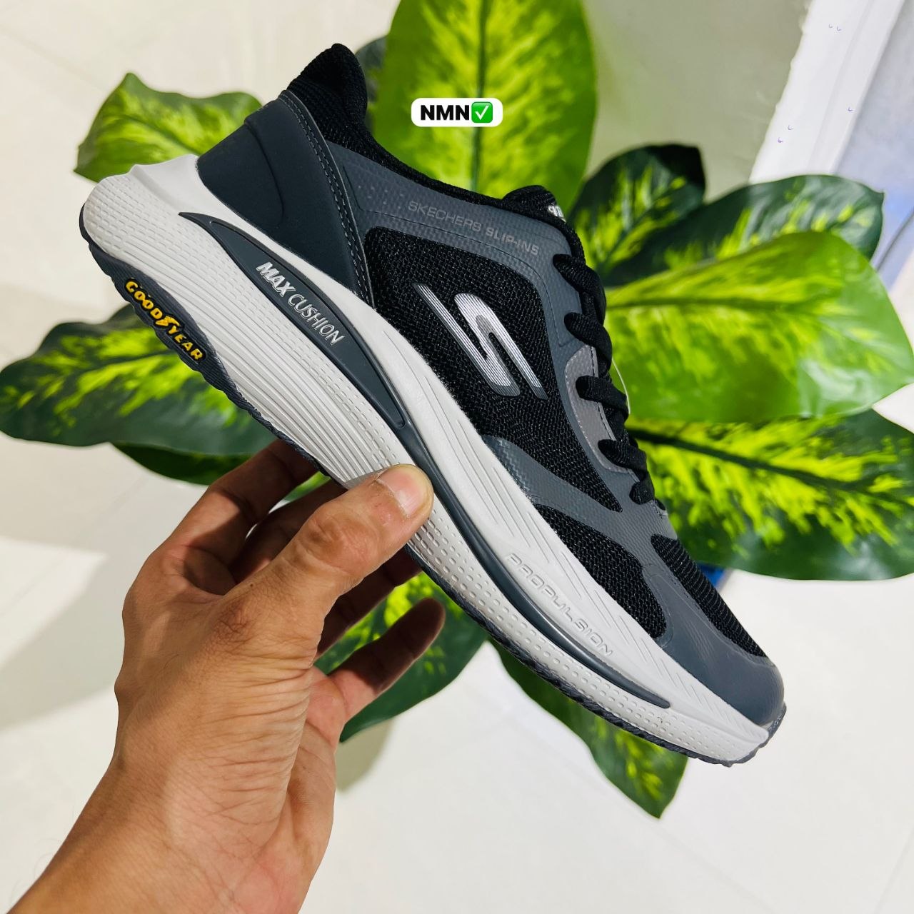 Shoes skechers max cushion grey black