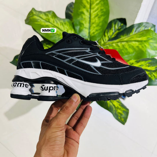 Shoes nike shox x supreme black white
