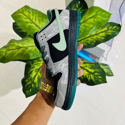 Shoes nike sb dunk grey black green